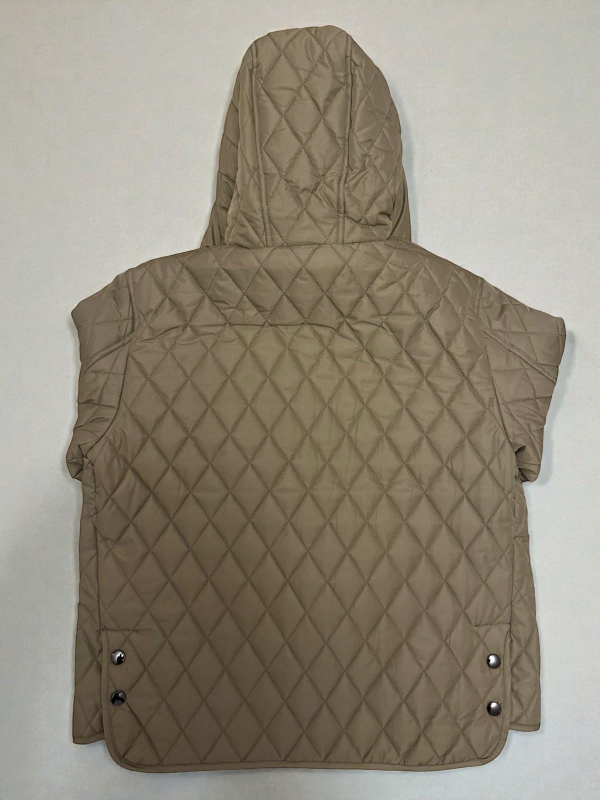 La Vie Continue Giovanni Paris khaki quilted vest with diamond pattern and hood. Lightweight polyester, ideal for transitional weather.